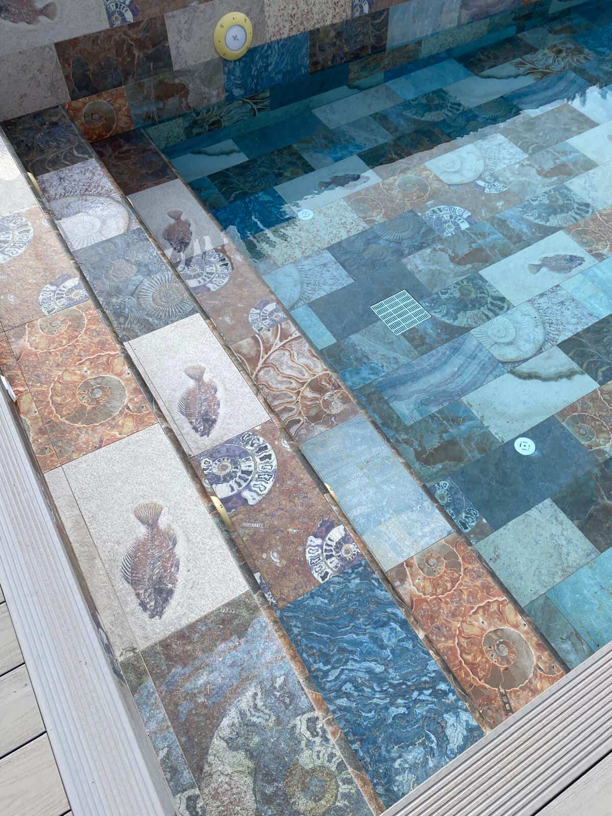 Özel Konsept Desenli Havuz Uygulaması